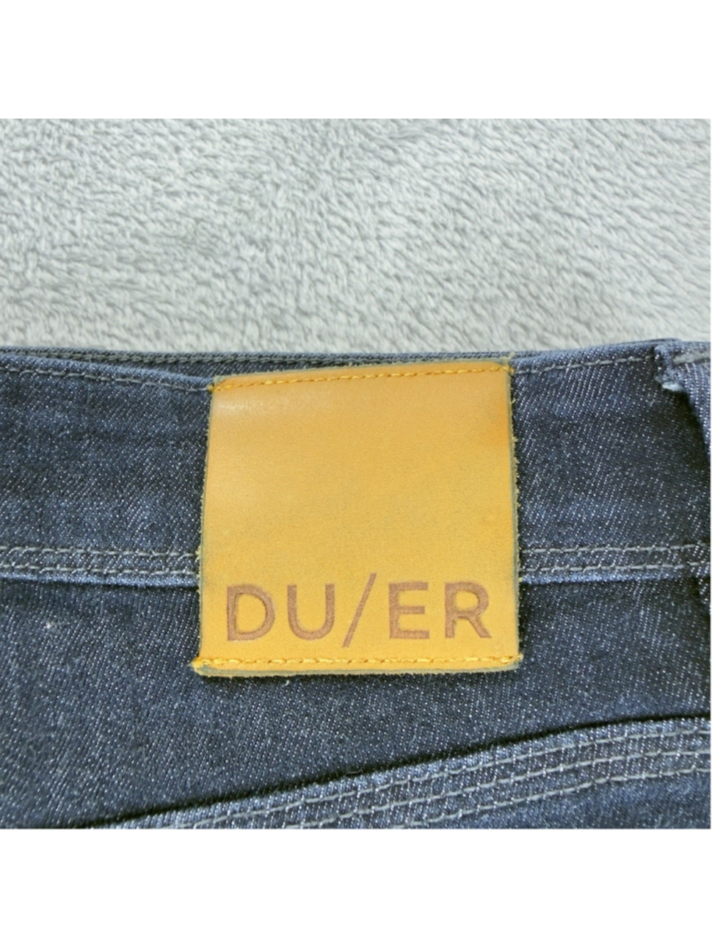 DU/ER Mens Size 32x30 Slim Fit Denim Jeans - Picture 2 of 12